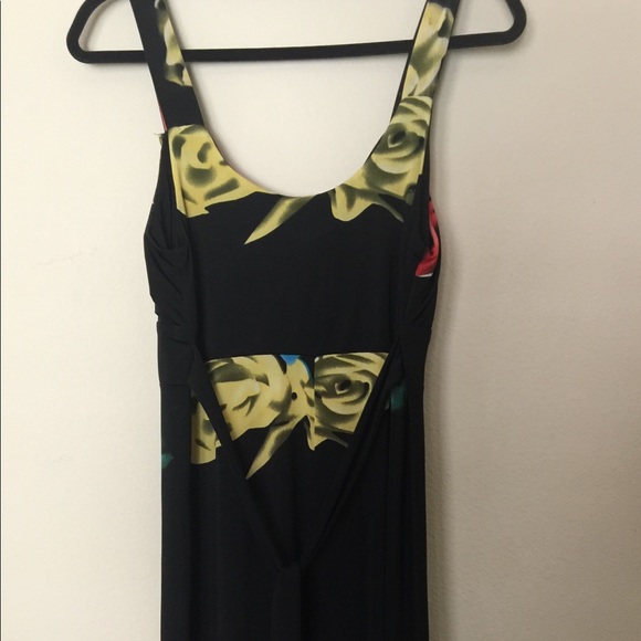 THE PYRAMID COLLECTION BLACK LONG FLORAL DRESS - Picture 4 of 11